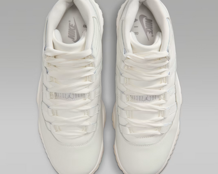 Men's Nike Air Jordan 11 Pearl Shoes