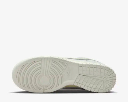 Men's Dunk Low SE Light Silver and Ocean Bliss Shoes