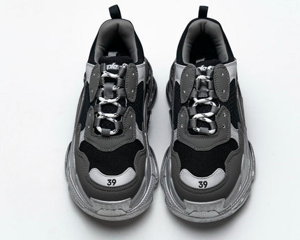 Men's Balenciaga Triple S Sneaker Shoes V37