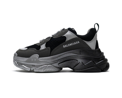 Men's Balenciaga Triple S Sneaker Shoes V37