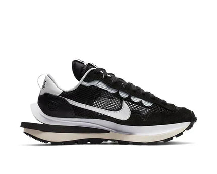 Men's Nike Vaporwaffle Sacai Black White Shoes