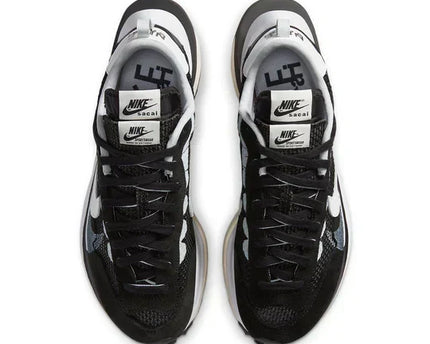 Men's Nike Vaporwaffle Sacai Black White Shoes