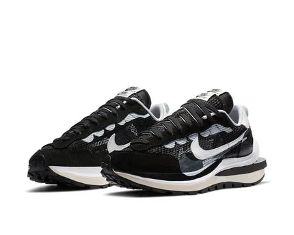 Men's Nike Vaporwaffle Sacai Black White Shoes