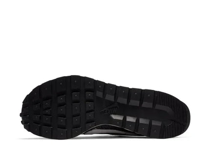 Men's Nike Vaporwaffle Sacai Black White Shoes
