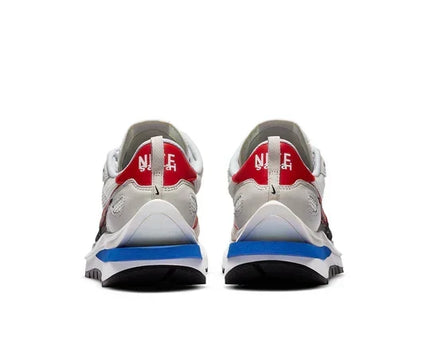 Men's Nike Vaporwaffle Sacai Sail Shoes