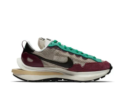 Men's Nike Vaporwaffle Sacai Villain Red Shoes