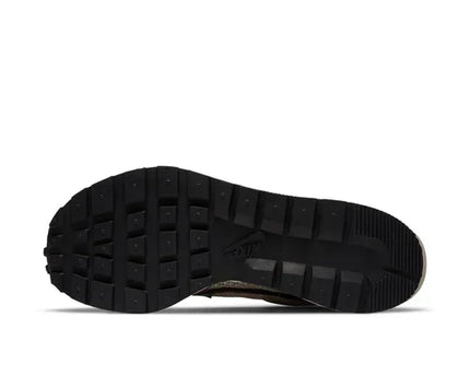 Men's Nike Vaporwaffle Sacai Villain Red Shoes