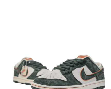 Men's Nike SB Dunk Low x Otomo Katsuhir Steamboy Boy OST Shoes